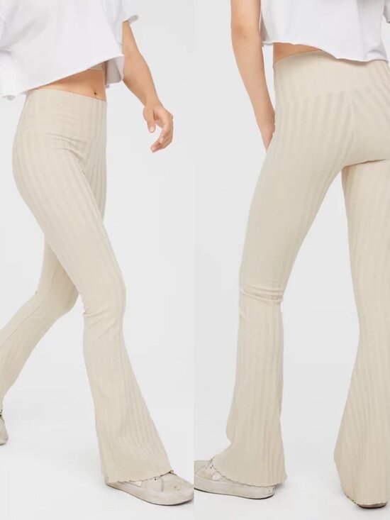 aerie Pants - Aerie OG Groove Flare Legging Pants Size Medium in Soft oat Shade